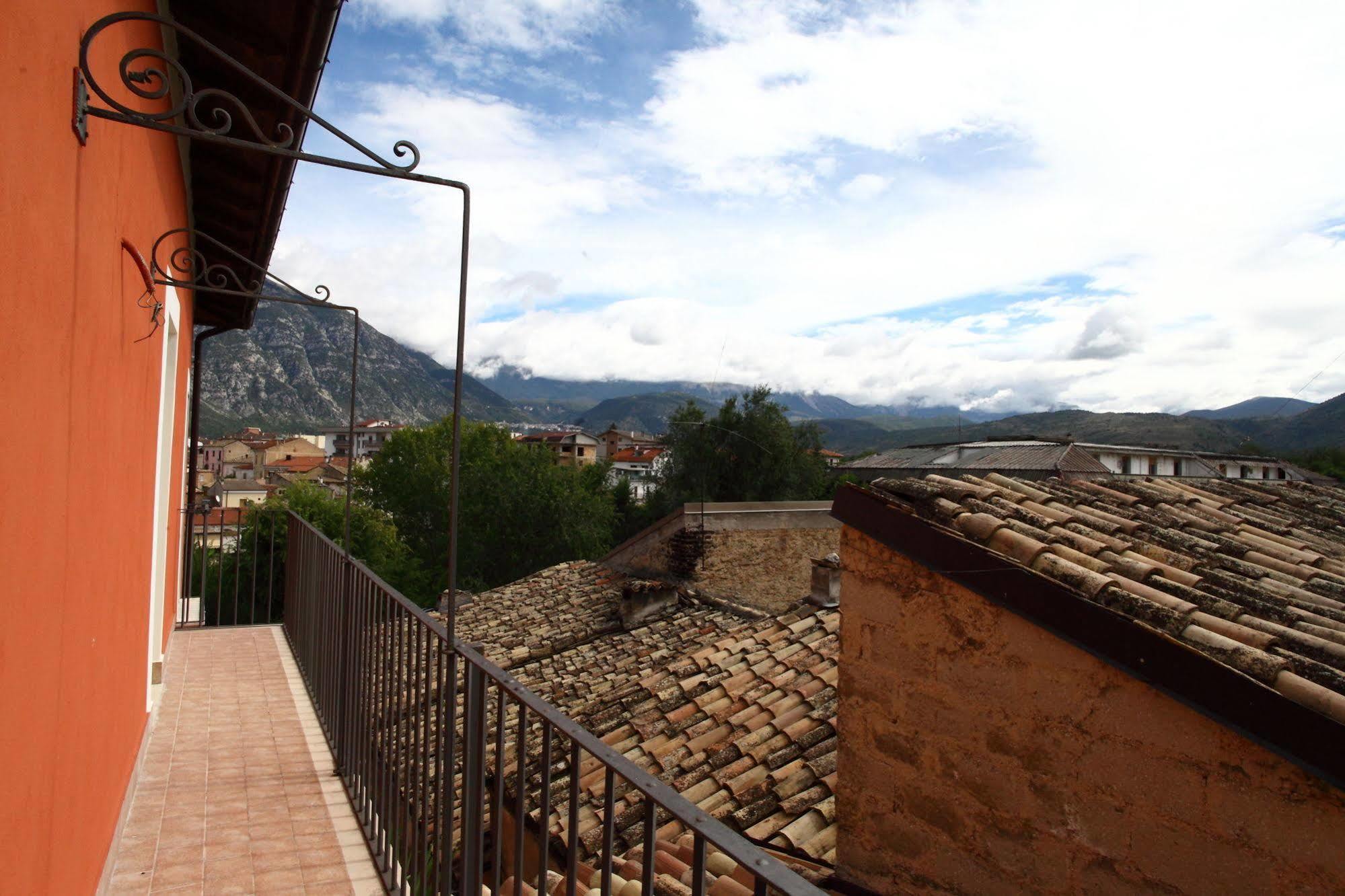Angelino Home Sulmona Eksteriør billede